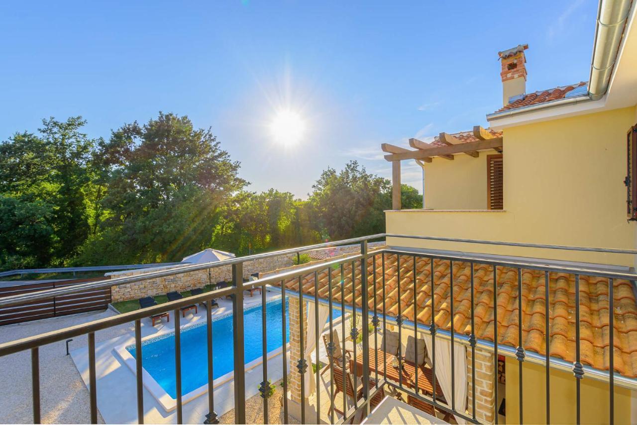Villa David - Luxurious Secluded Villa With A Heated Pool Butkovići Exterior foto
