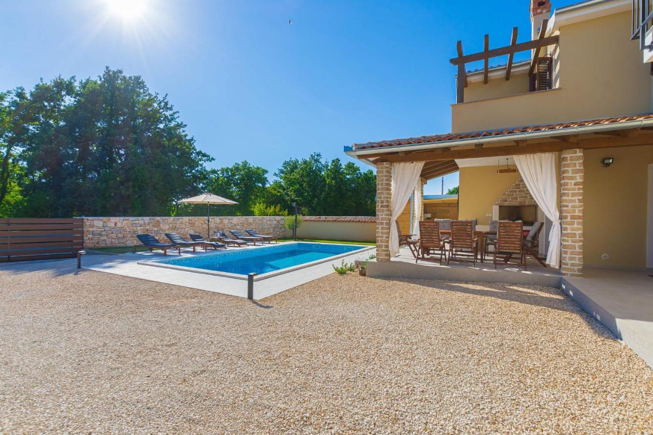 Villa David - Luxurious Secluded Villa With A Heated Pool Butkovići Exterior foto