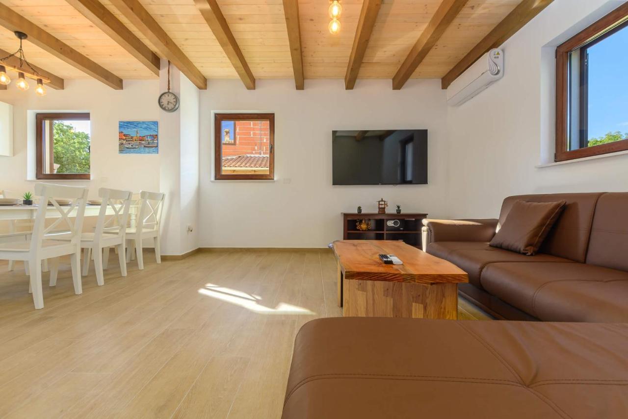 Villa David - Luxurious Secluded Villa With A Heated Pool Butkovići Exterior foto