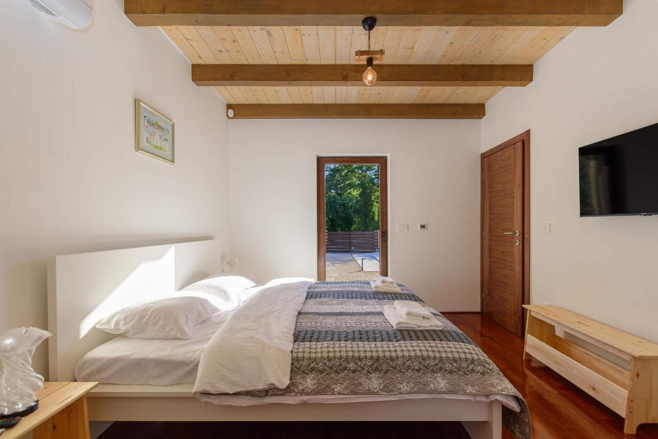 Villa David - Luxurious Secluded Villa With A Heated Pool Butkovići Exterior foto
